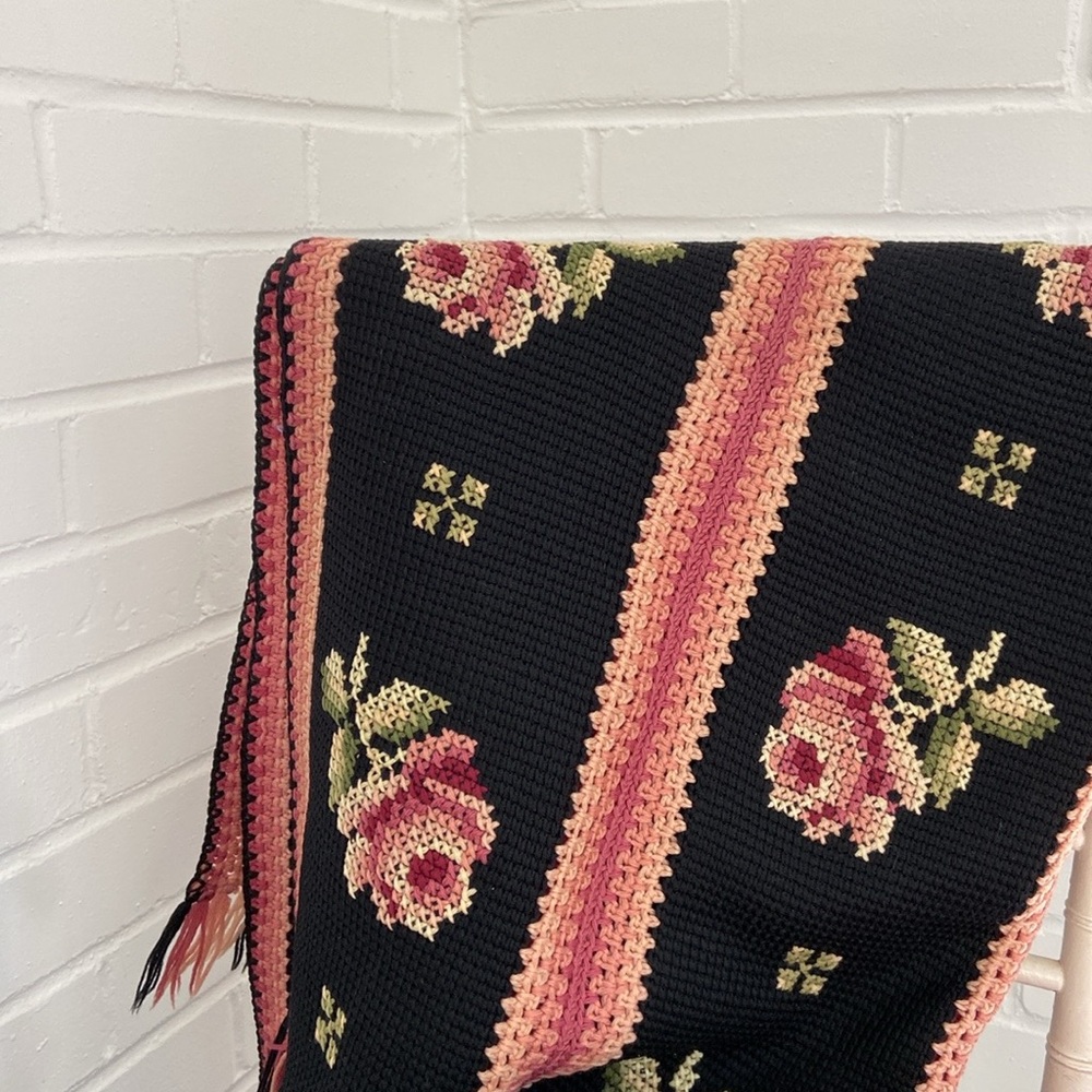 Classic Rose Design Knitted With Cross-stitch Overlay Throw Afagan Blanket Shaw - Picture 4 of 8